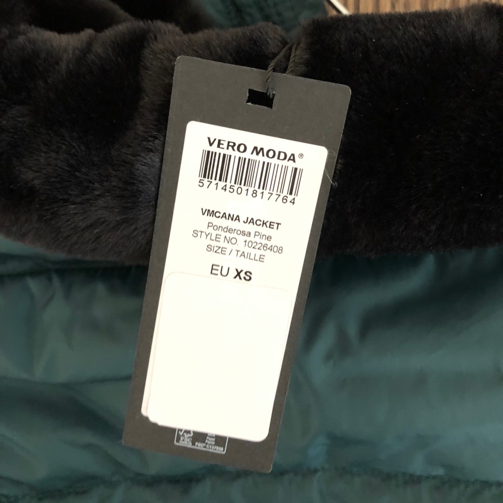 Vero Moda Light Puffer - Picture 5 of 7
